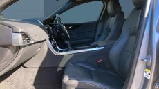 Jaguar XE 2.0 D200 R-Dynamic SE Black 4dr Auto Diesel Saloon